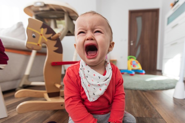 5 неправильных реакций на слёзы ребенка