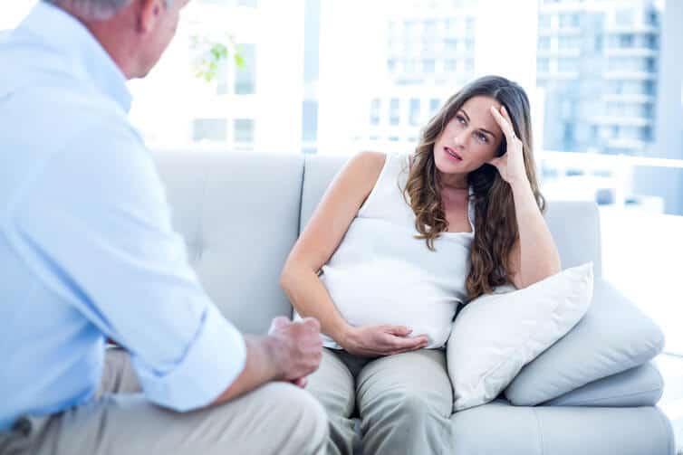 11 глупых фраз, которые не стоит говорить беременным женщинам