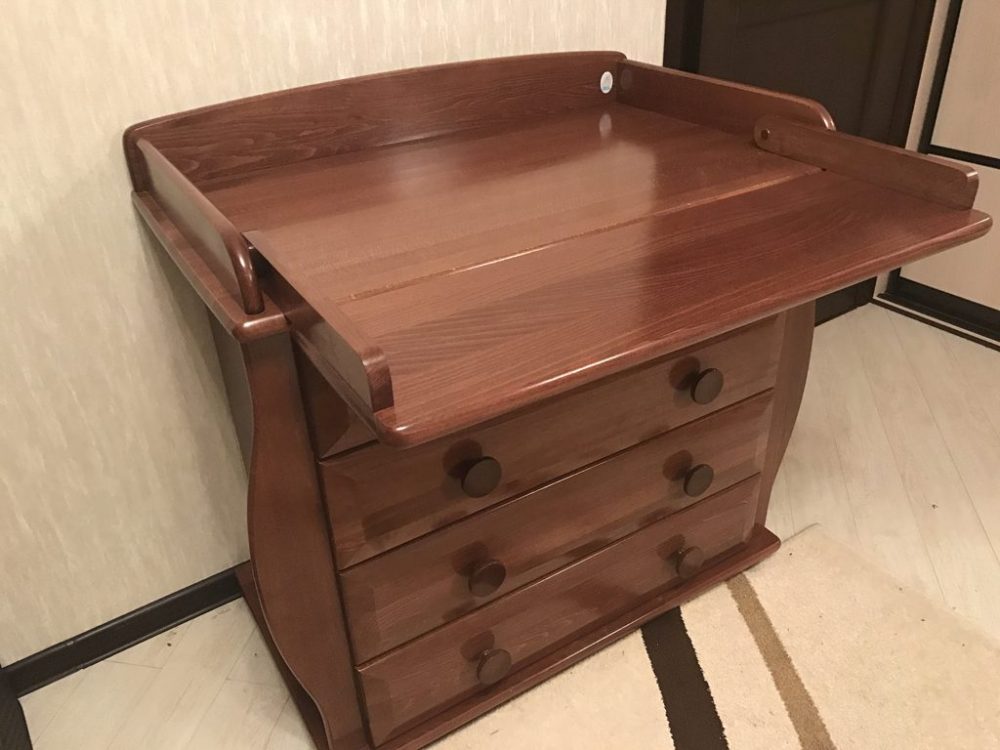 Пеленальный столик для новорожденных — как выбрать