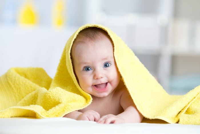 Можно ли купать ребенка при насморке без температуры