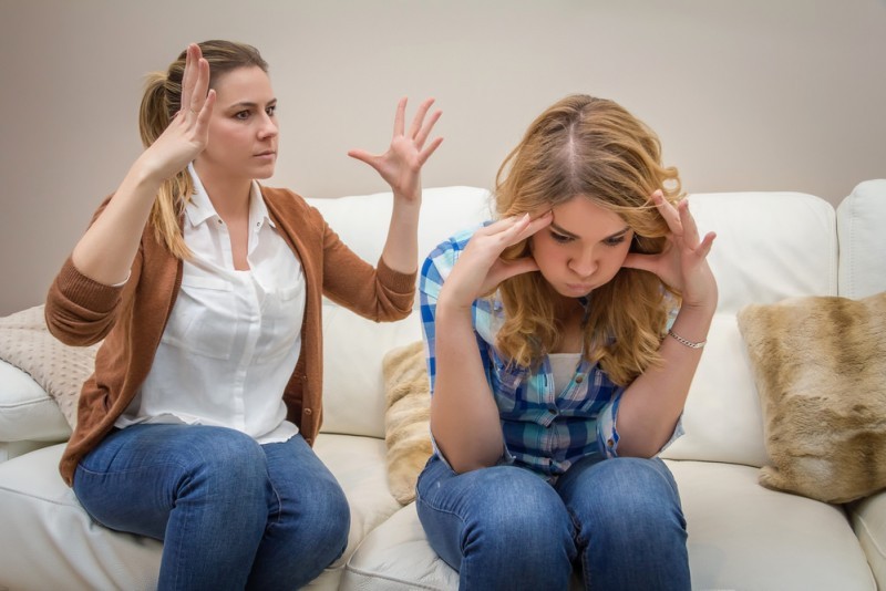 7 вредных советов, как вырастить из дочери плохую жену и маму