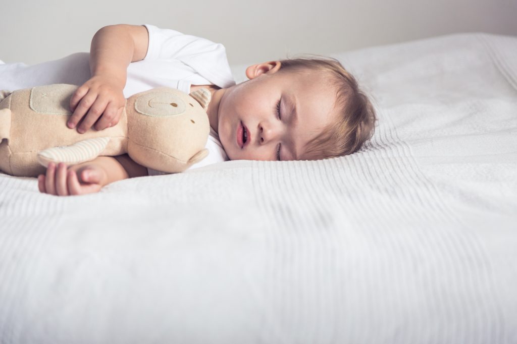 Ребенок долго засыпает: что делать? | уроки для мам
