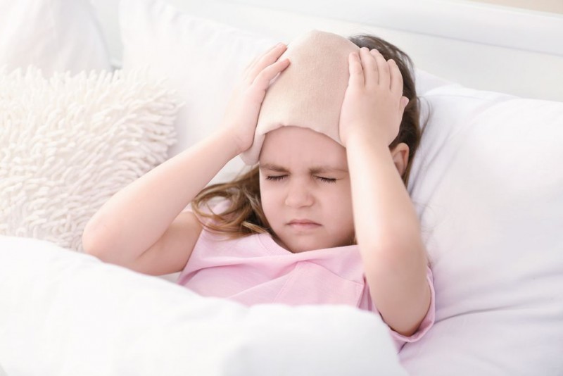 Что делать, если у ребенка болит голова в области лба