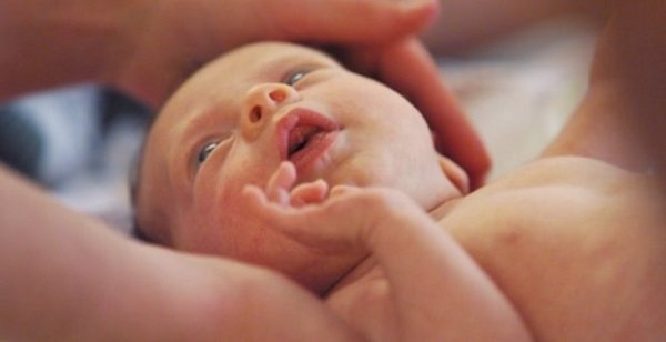Тремор конечностей у новорожденных — что это такое, когда проходит