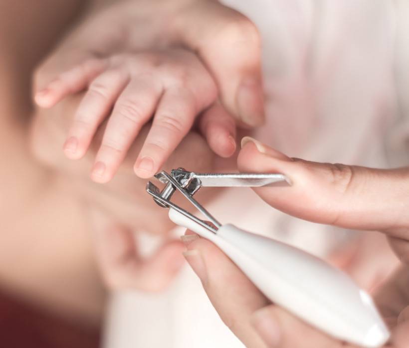 Как правильно стричь ногти новорождённому: рекомендации