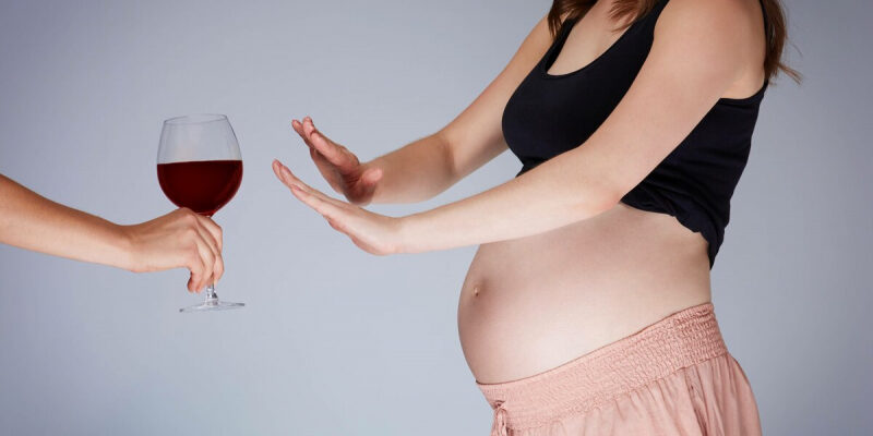 О полезных (и не очень) свойствах шампанского для будущих мам