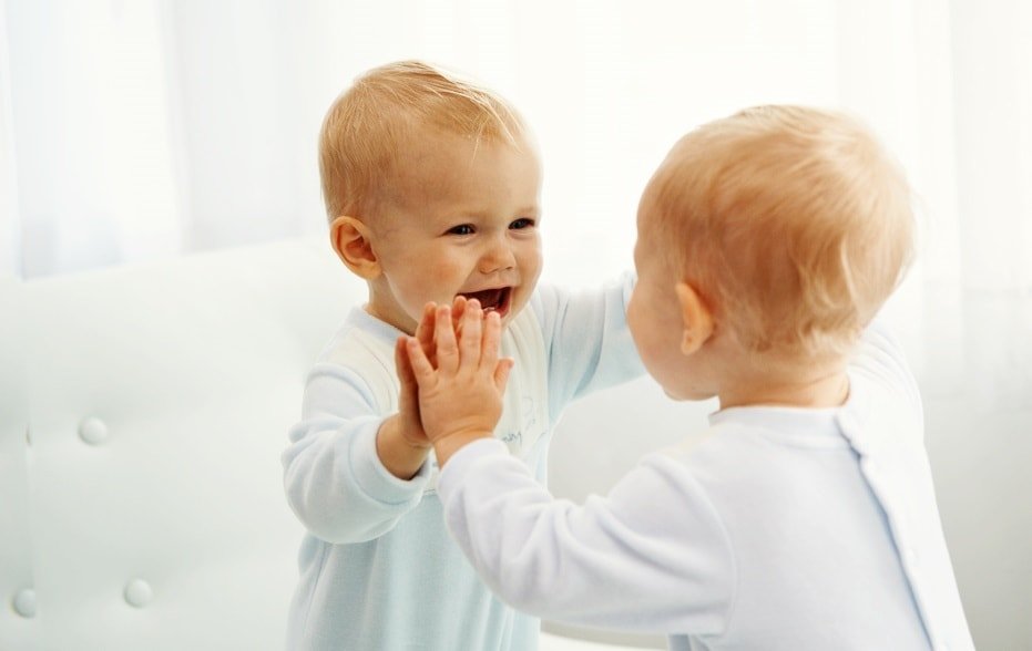 Нужно ли зеркало в детской комнате