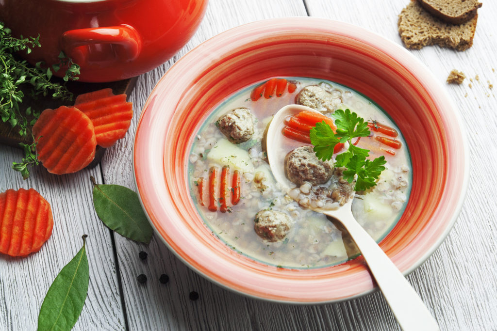 Можно ли кормящей маме манную кашу?