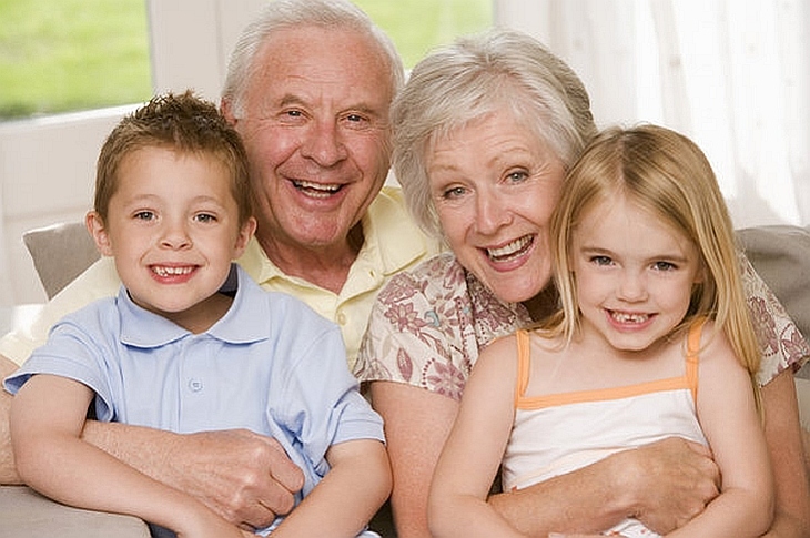 Роль бабушки и дедушки в воспитании детей