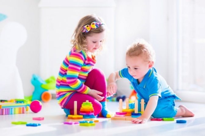 Почему дети ломают игрушки: как реагировать родителям