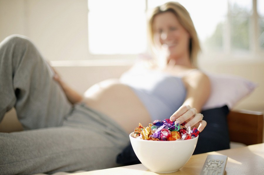 Можно ли беременным шоколад? стоит ли есть шоколад во время беременности?