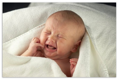 Трясется подбородок у новорожденного при плаче, во время кормления