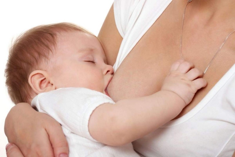 Как приучить ребенка к груди