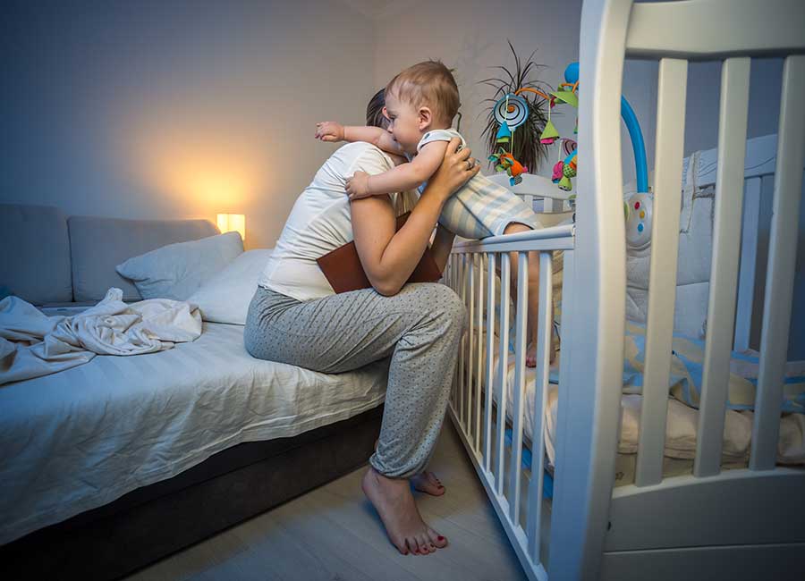 7 причин, почему ребенок просыпается ночью, гуляет и не спит