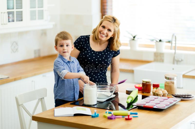 Курс для молодых мам:  "как успевать заниматься собой и домашними делами"