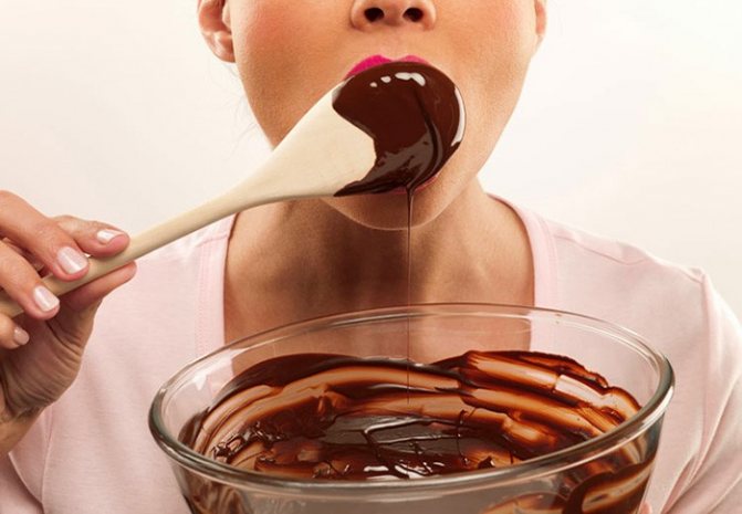 Можно ли шоколад кормящей маме?