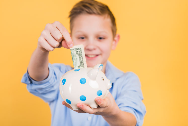 5 способов научить ребенка обращаться с деньгами