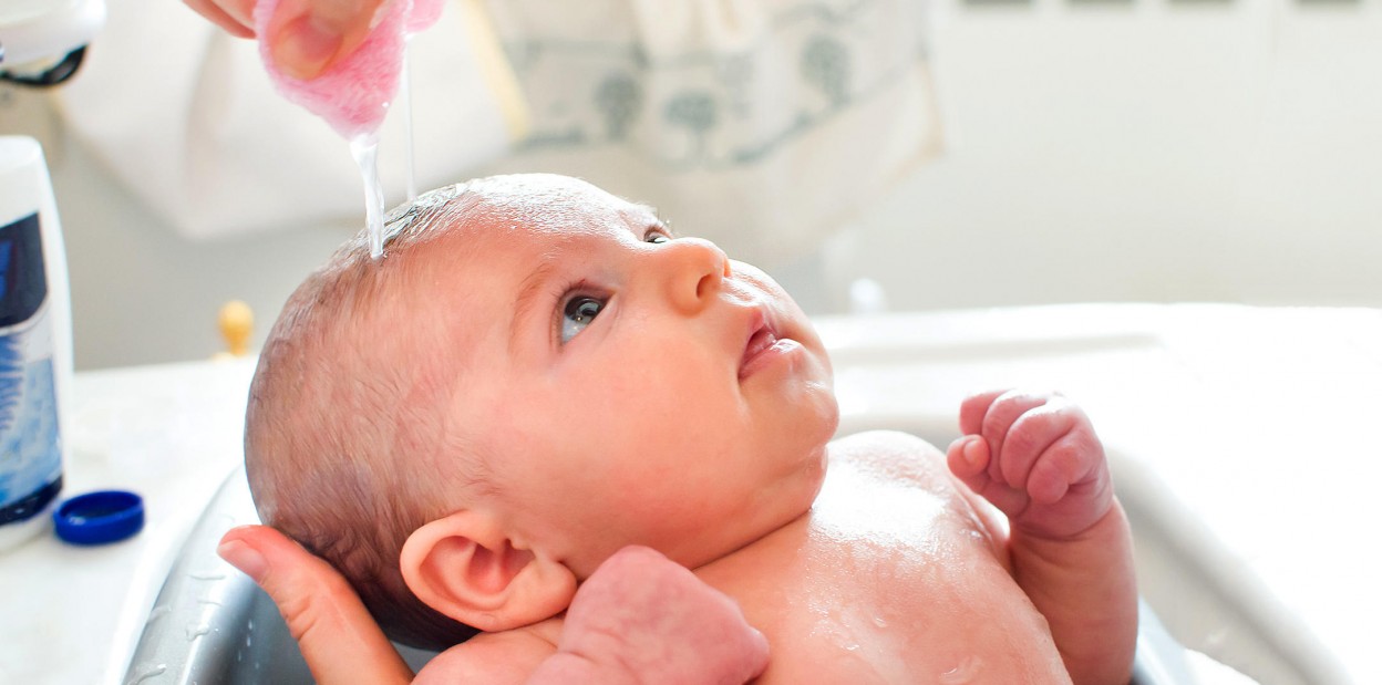 Как правильно давать грудь ребенку