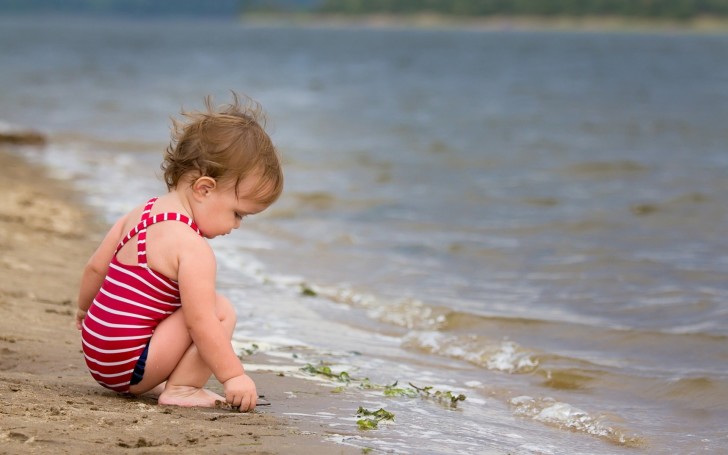 Почему маленькие дети боятся моря и не хотят купаться в большой воде
