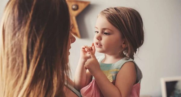 15 фраз, которые ребенок должен слышать ежедневно от мамы с папой
