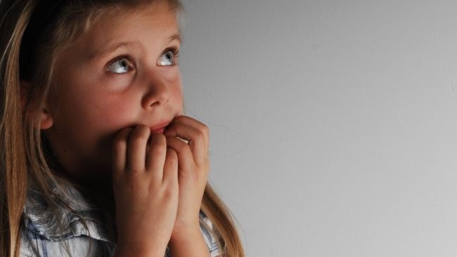 Ребёнок боится громких звуков - почему, как помочь преодолеть страх, советы специалистов