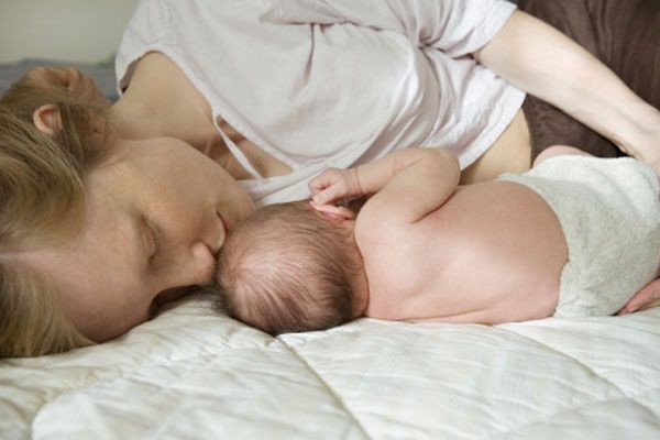 Как высыпаться с грудным ребенком