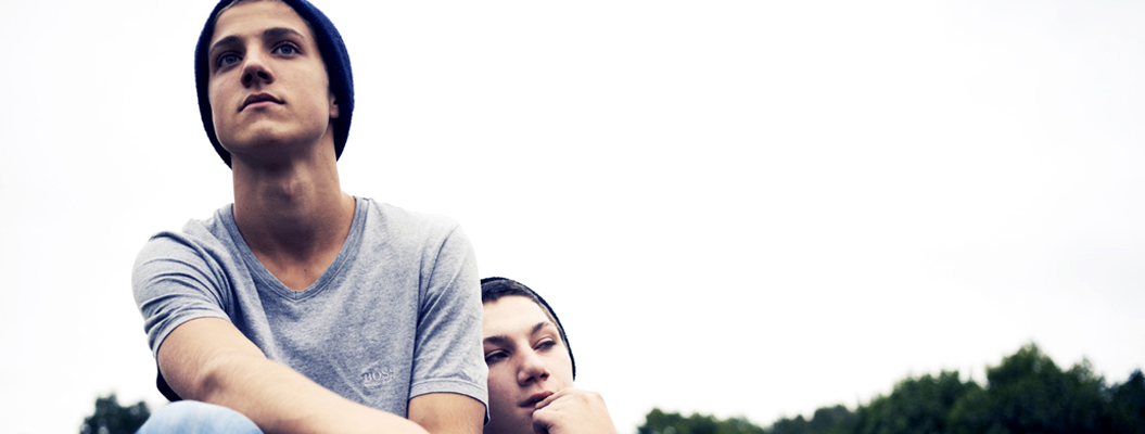 Как гулять, если ребенок не слушается на улице?