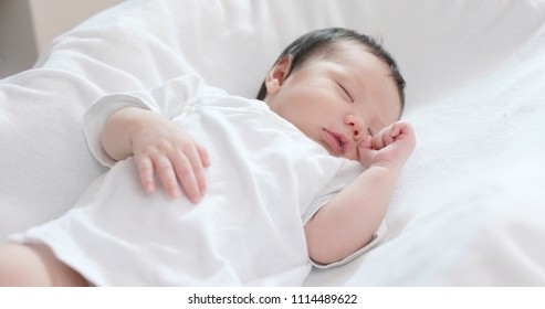 Способы устранения всхлипывания ребенка во сне