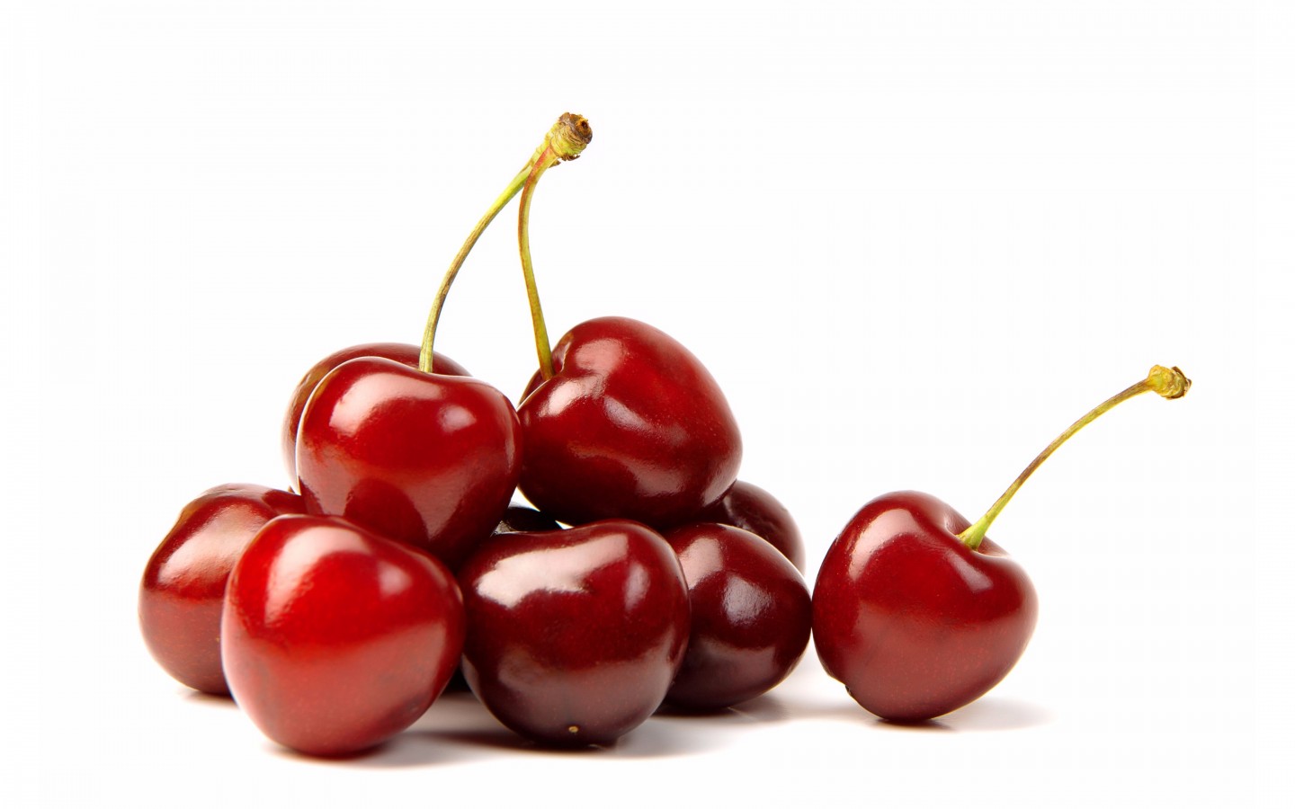 Можно ли кормящей маме вишню?