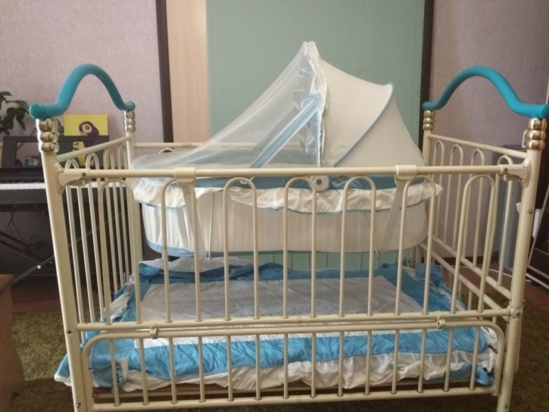 Выбираем кроватку для новорожденного: виды, материалы, механизмы