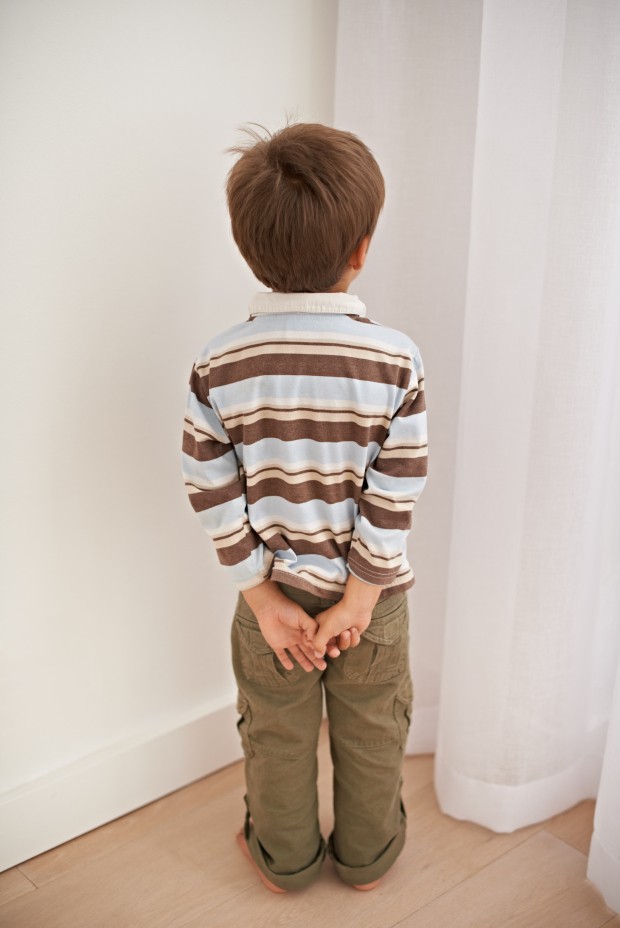 Наказывать или нет ребенка за случайные проступки?