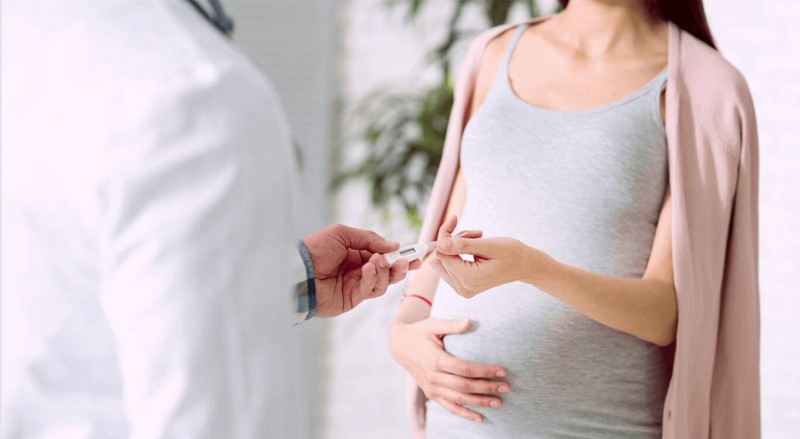 Почему температуру считают первым признаком беременности