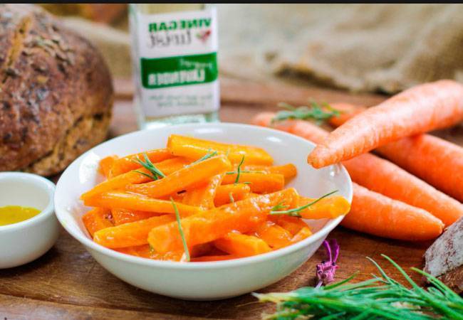 Морковный сок при грудном вскармливании. можно ли морковный сок кормящей маме и грудничку?
