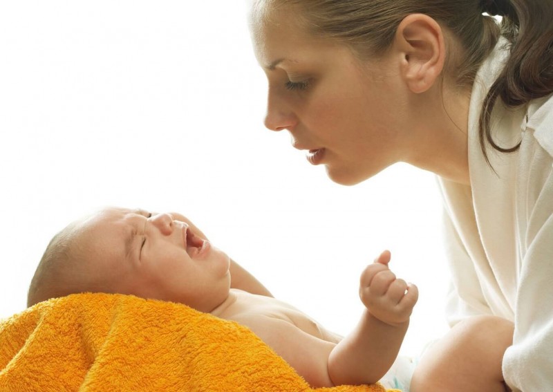 Почему новорожденный хрюкает носом, сопит: что делать