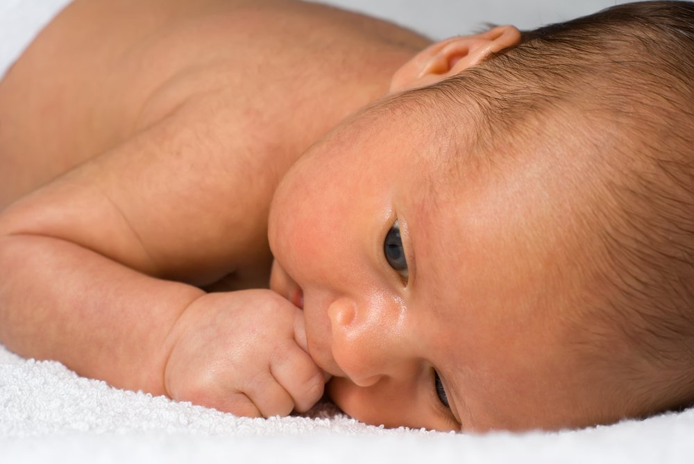 Чем мазать сухую кожу новорожденного?