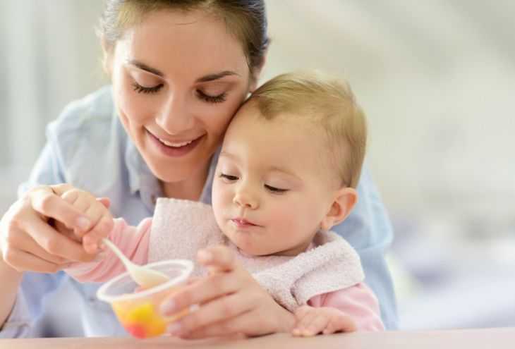 Отучаем ребёнка кидаться вещами и едой: 8 полезных советов