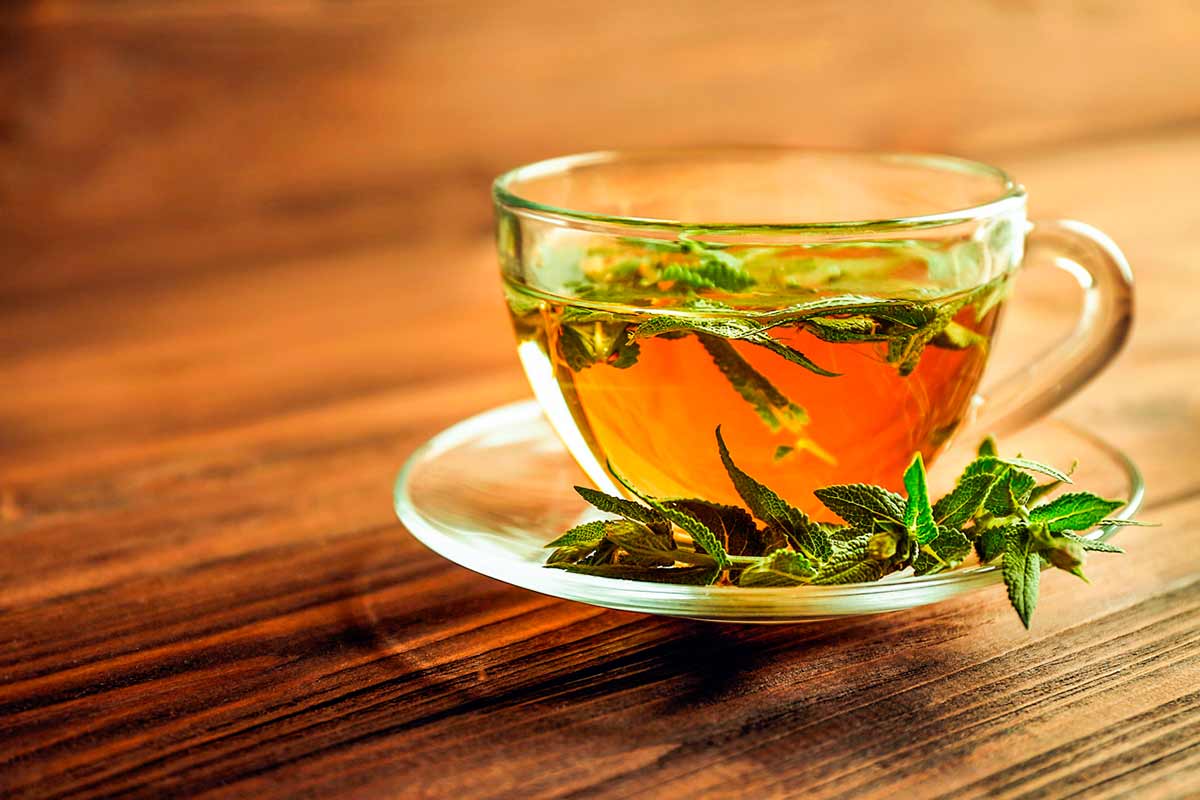 Как достать ресницу из глаза грудничка — возможные способы