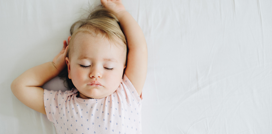 Что делать, если ребенок в 10 месяцев плохо спит ночью?