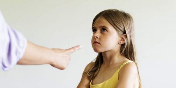 Угрозы от воспитателей в детском саду: 6 страшных фраз, которые надолго остаются в памяти ребенка