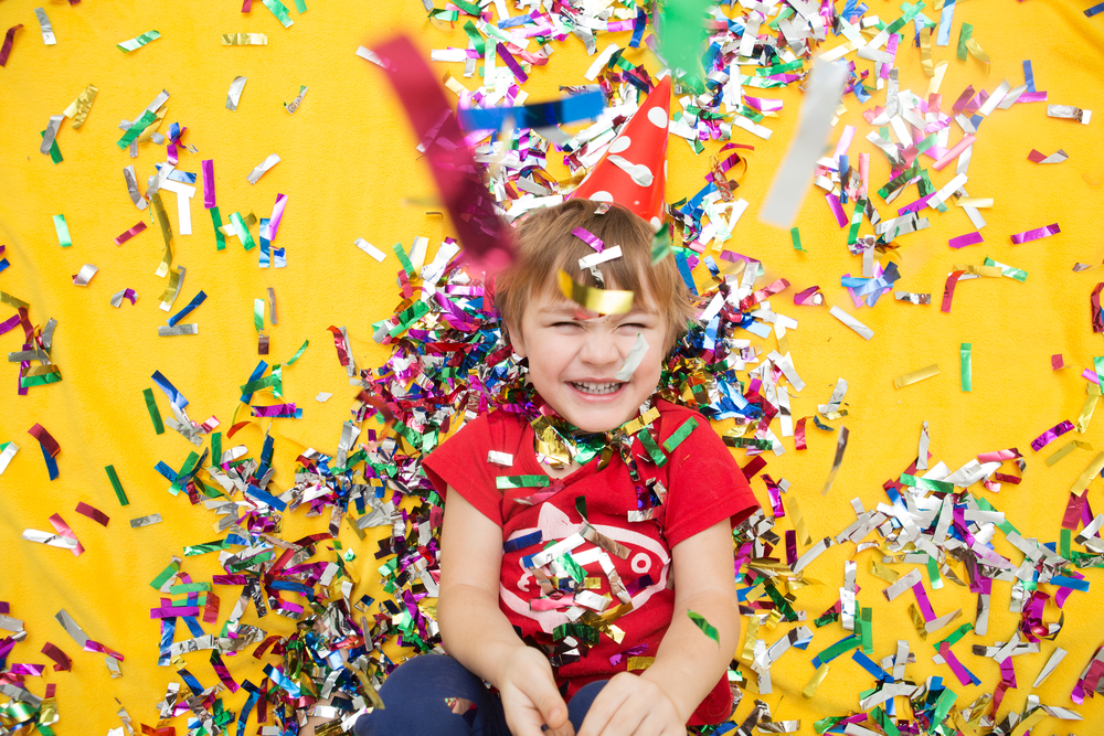 Ребенок подрос: куда девать ненужную детскую одежду?