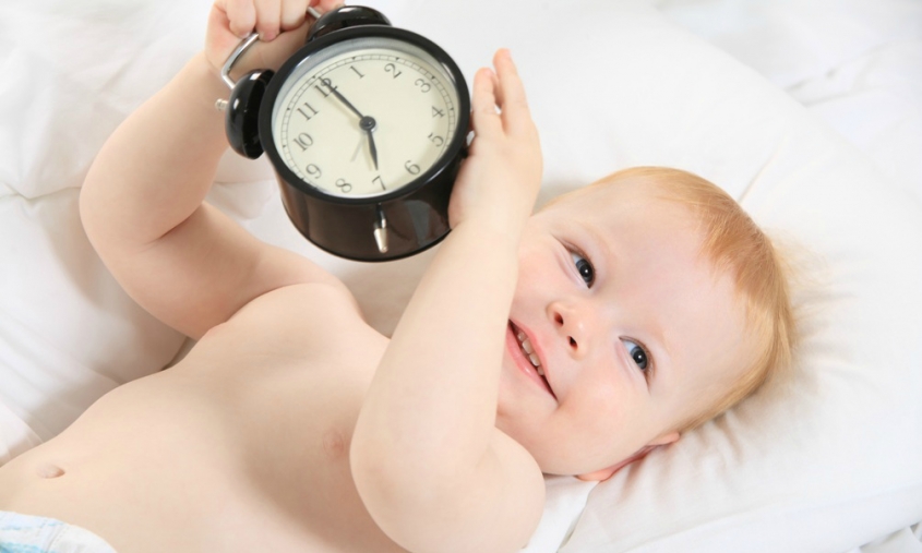 Ребенок перепутал день с ночью: что делать