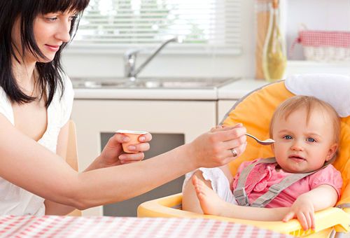 Питание ребёнка в 8 месяцев: особенности рациона и меню