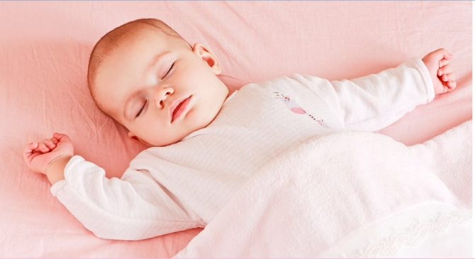 Ребенок спит на животе — опасно ли это для грудничка