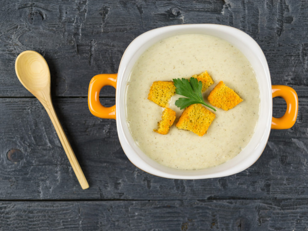 Можно ли кормящей маме манную кашу?