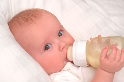 Ребенок не пьет воду — что делать на ИВ и ГВ