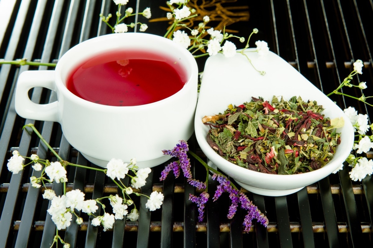 Можно ли маленьким детям давать чай? Когда и какие чаи можно начинать давать?