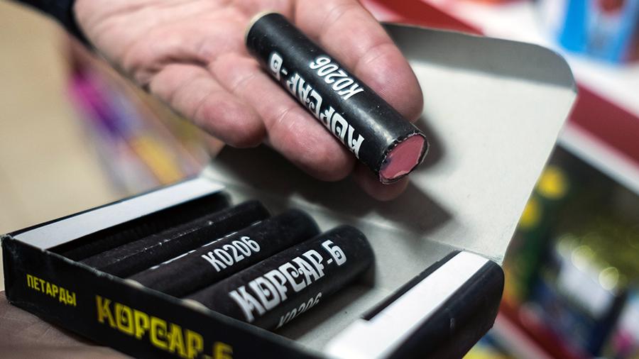 Дети и пиротехника: правила безопасности – как не закончить новогоднюю ночь в больнице