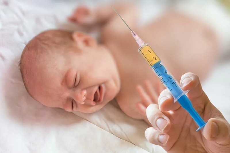 Делать прививки ребенку или нет — возможные последствия