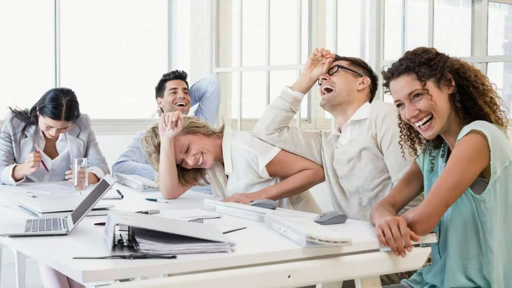 Запретные темы, которых лучше избегать: общение в коллективе мамочек