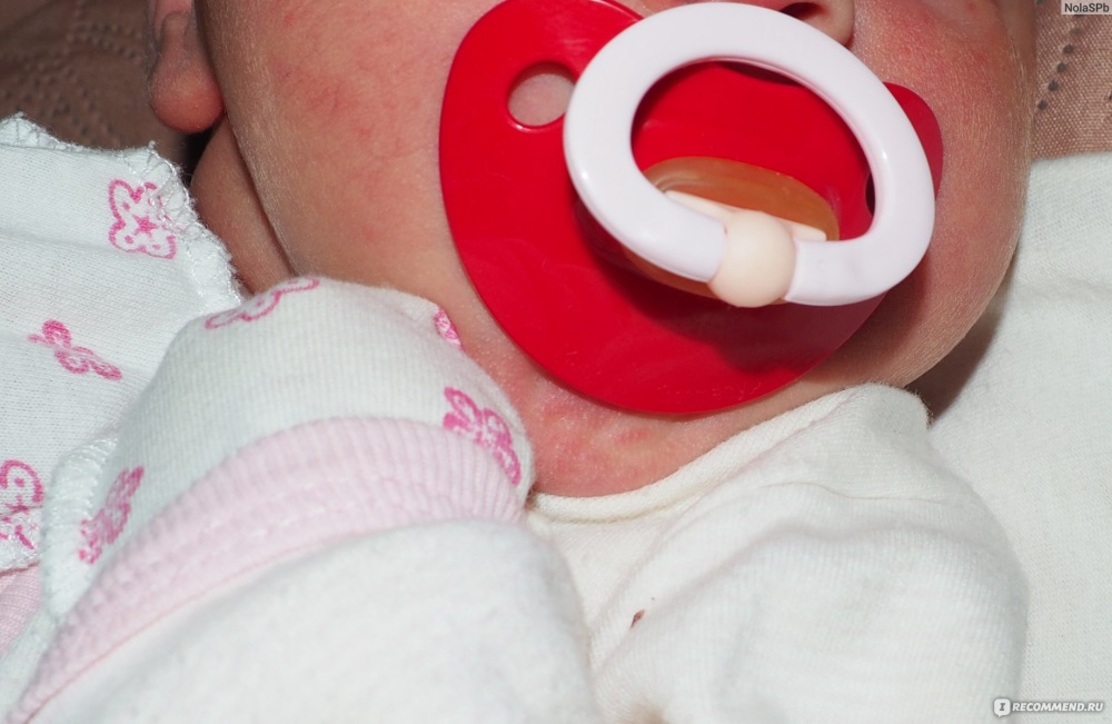 Можно ли давать соску при грудном вскармливании?